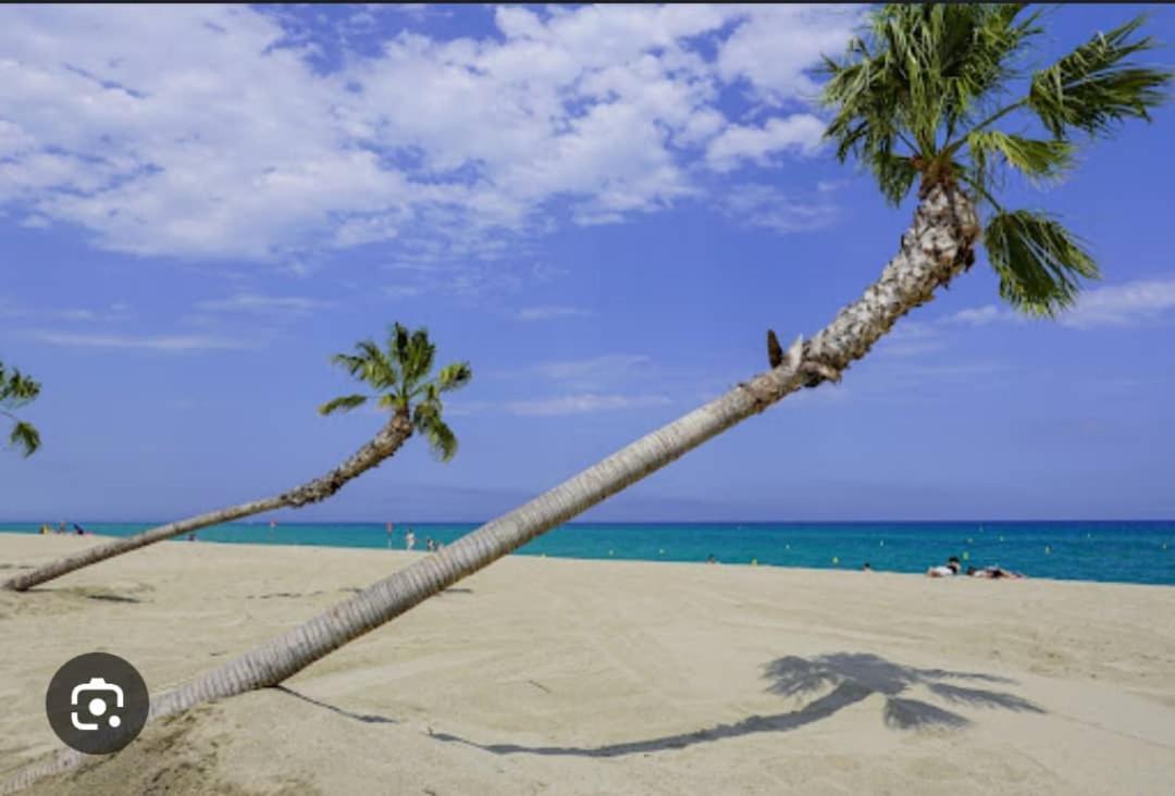 Appartement Avec Terrasse Saint Laurent De La Salanque المظهر الخارجي الصورة