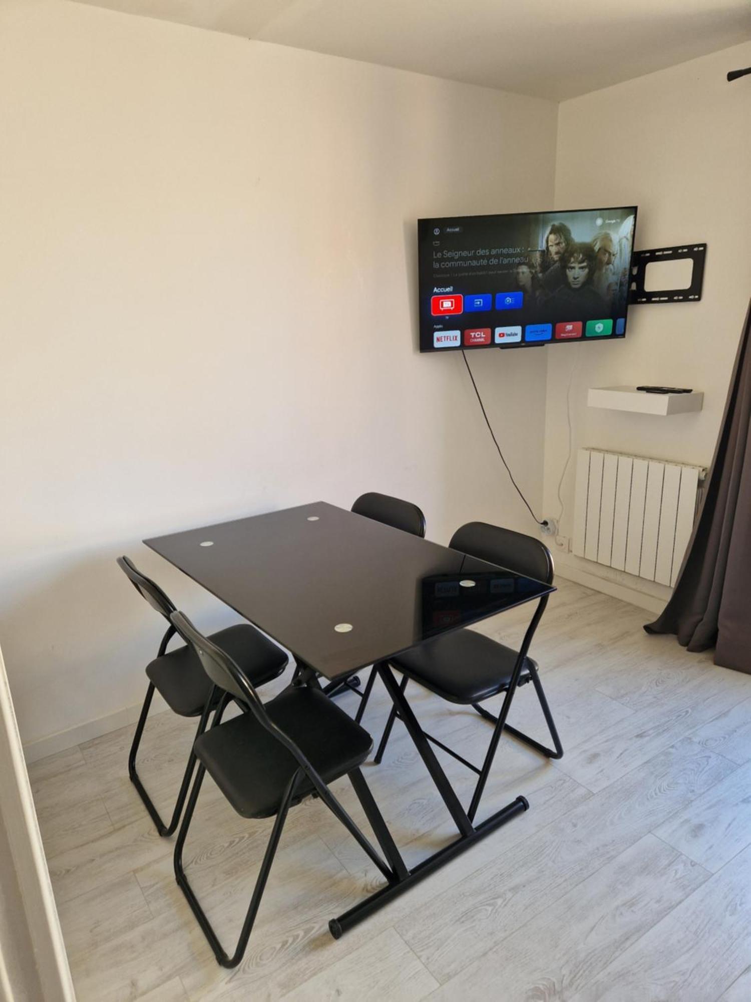 Appartement Avec Terrasse Saint Laurent De La Salanque المظهر الخارجي الصورة